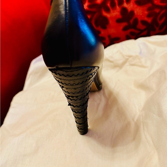 Salvatore Ferragamo Black Leather Heels - Picture 7 of 11